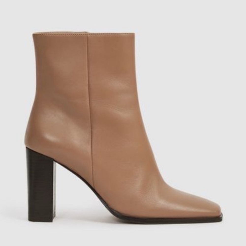 Reiss Casey Square Toe Boot Sz 39 / 8.5 in Camel color